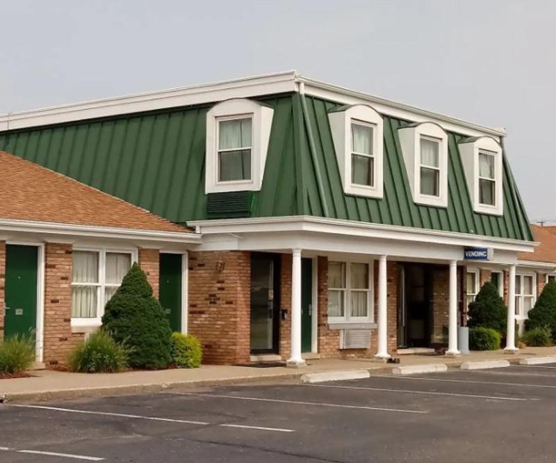 Travelodge By Wyndham New Philadelphia Exterior photo